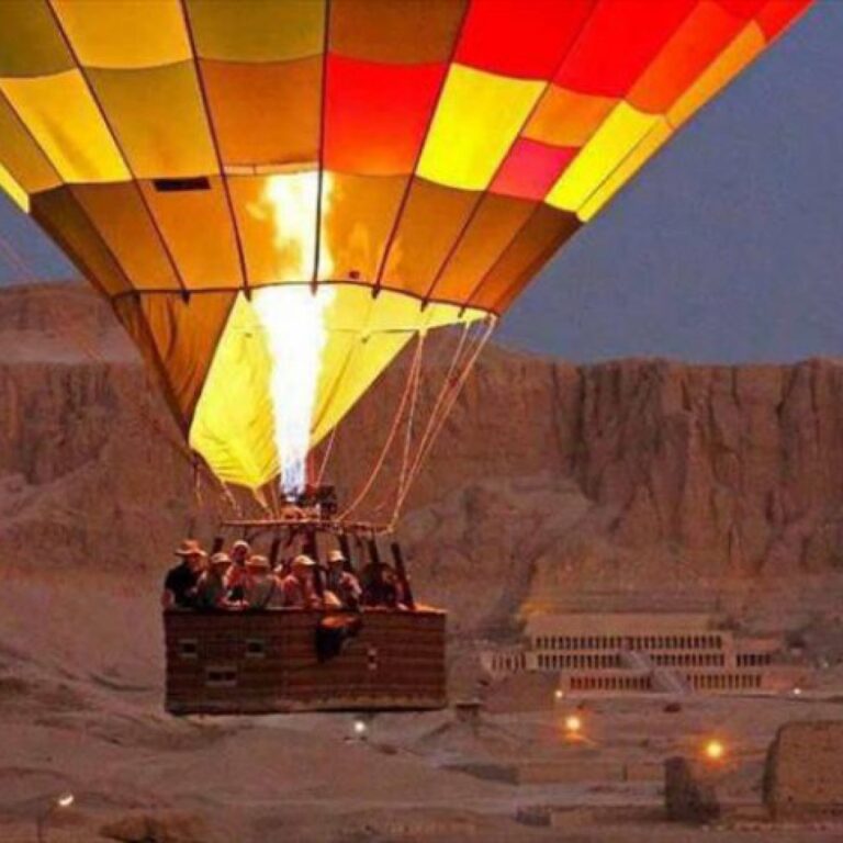 Balloon over Luxor